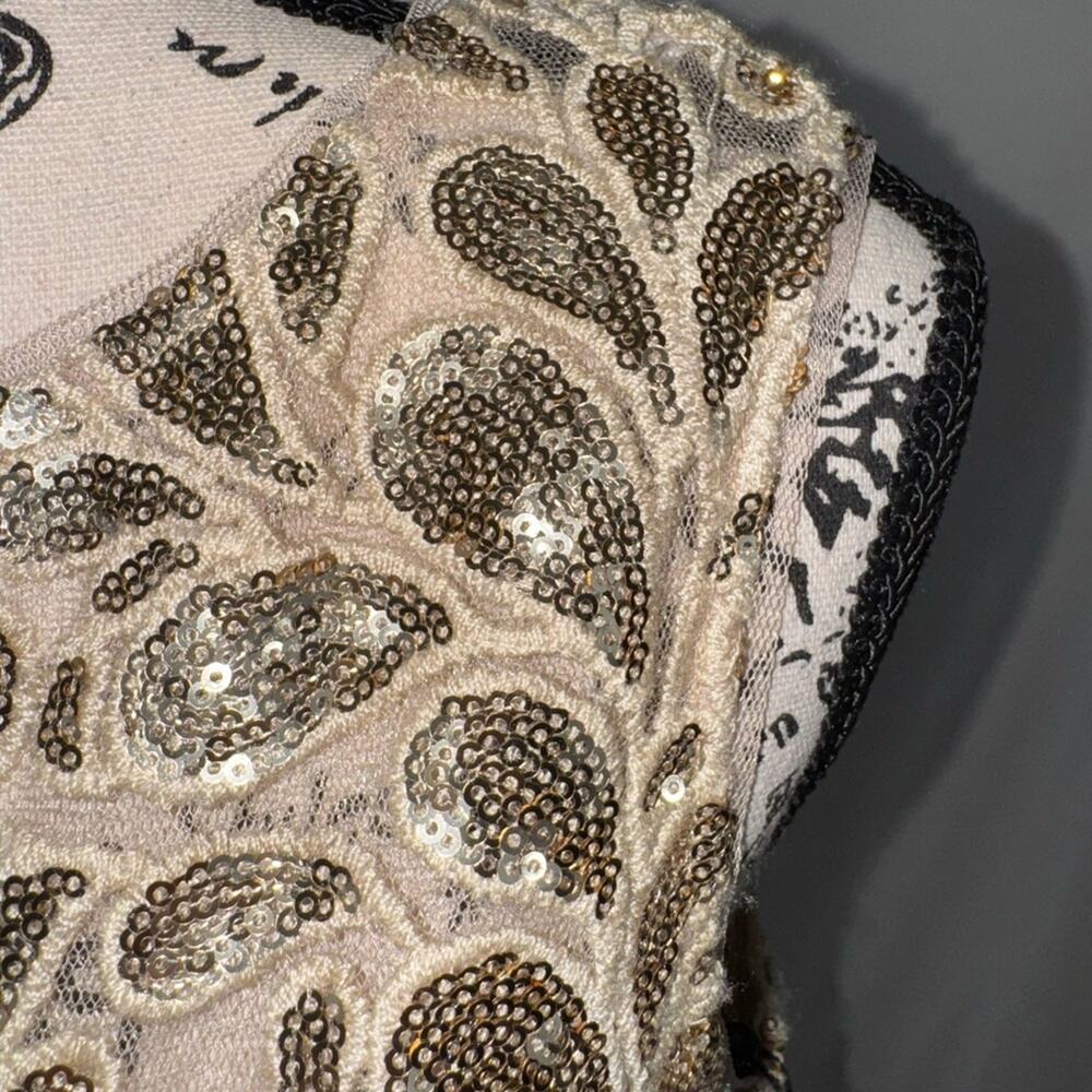 NWT: Calvin Klein Long Formal Gold Sequin Lace Dress (v) - Picture 5 of 12